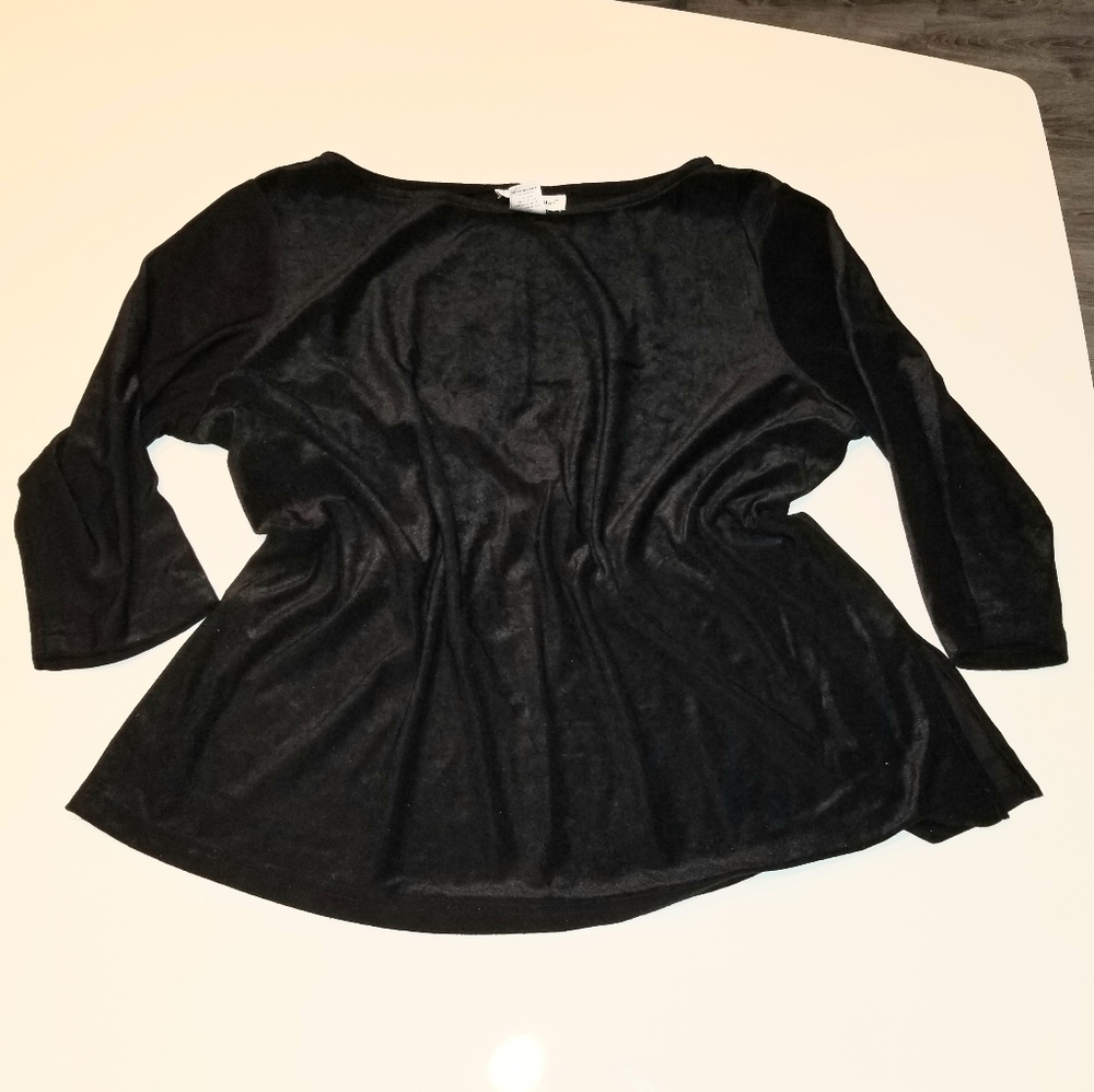 Adorable Black Velvet Blouse 1X all season!